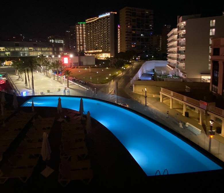 Hotel Bristol Pool at night