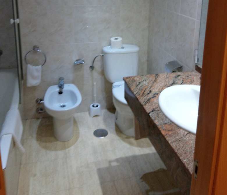 Hotel Tanit Benidorm Bathroom