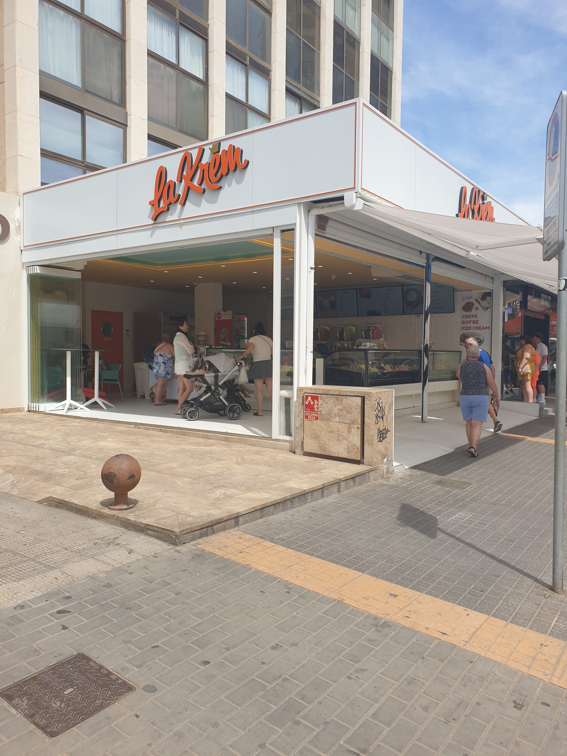 La Krem ice cream parlour shopfront on Calle de Esperanto, Benidorm